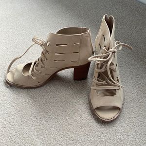 Vince camuto booties